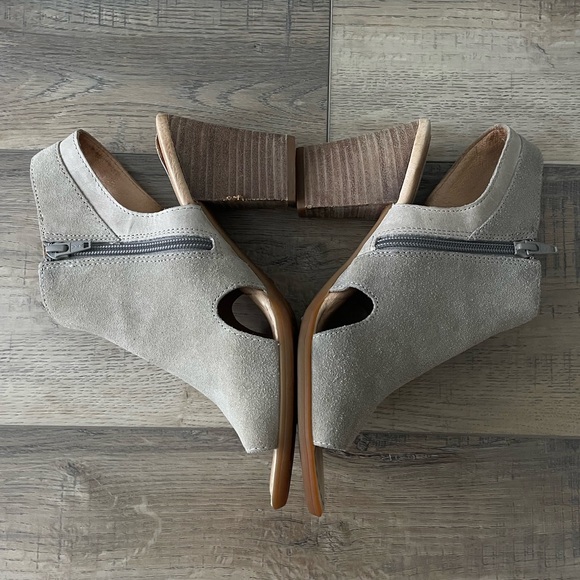 Born heeled open toe sandals - Picture 3 of 8